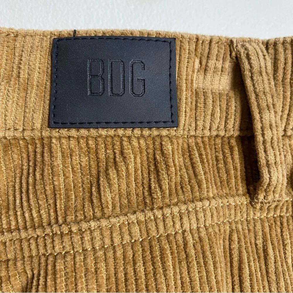 Urban Outfitters BDG Tan Mom High-Rise Corduroy Pant Size 25